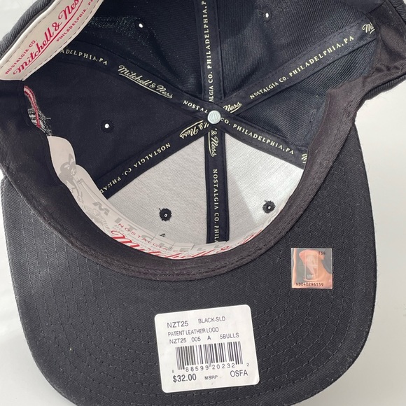 NWT Mitchell & Ness Chicago Bulls 72-10 Snapback - Picture 7 of 7